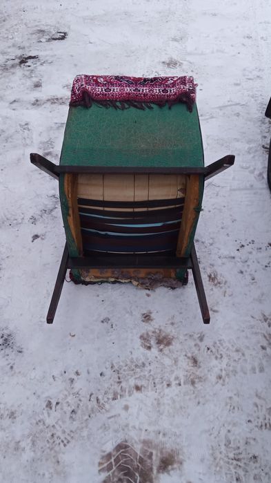 Продам старое кресло