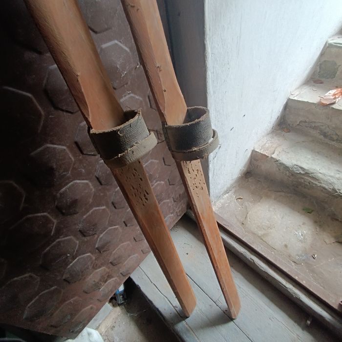 Ски за сняг много стари