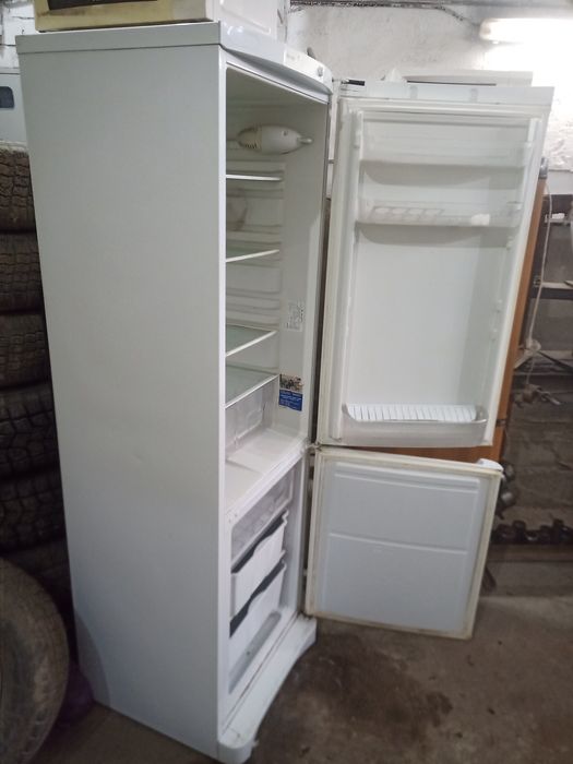 Продам холодильник Индезит