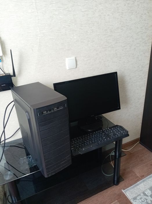 Монетор, системный блок рабочий