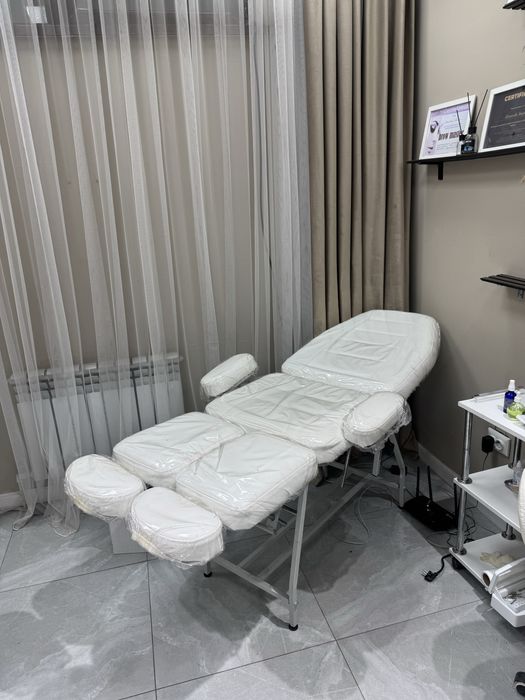 Шкаф тумба, кушетка, вешалка