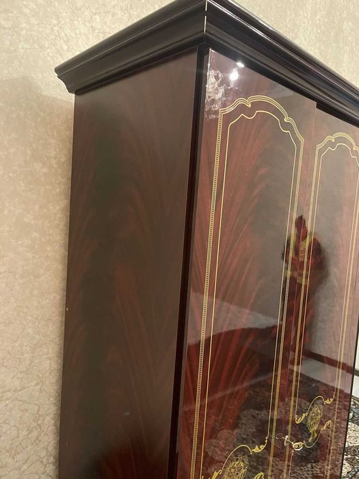 Продам гарнитур Итальянский