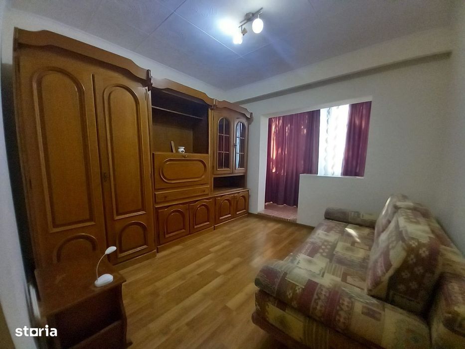 Oituz - in spate la Ursus, apartament 3 camere, etajul 2 !