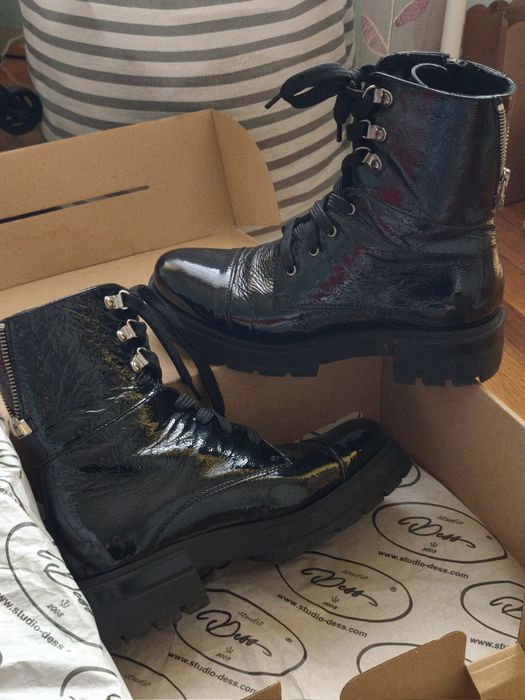 Дамски лачени боти - Dess