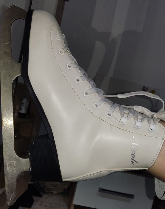 Коньки фирменные Nicol