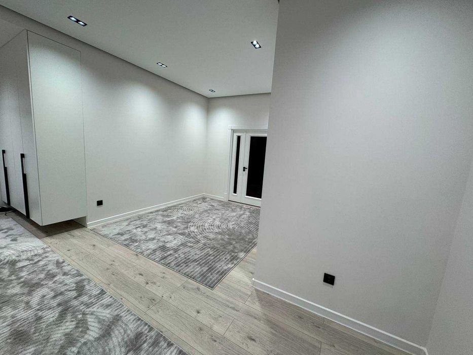 СРОЧНО СДАМ! 3х комн. Новостройка 131(м2), ул Бобур БКС