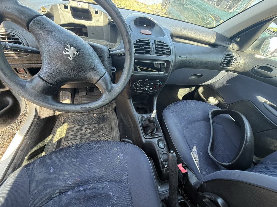 Пежо 206 1.2 60 кс  2001г на части