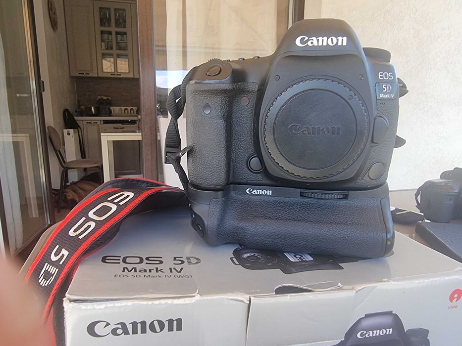 Canon 5D mark IV cu power grip original