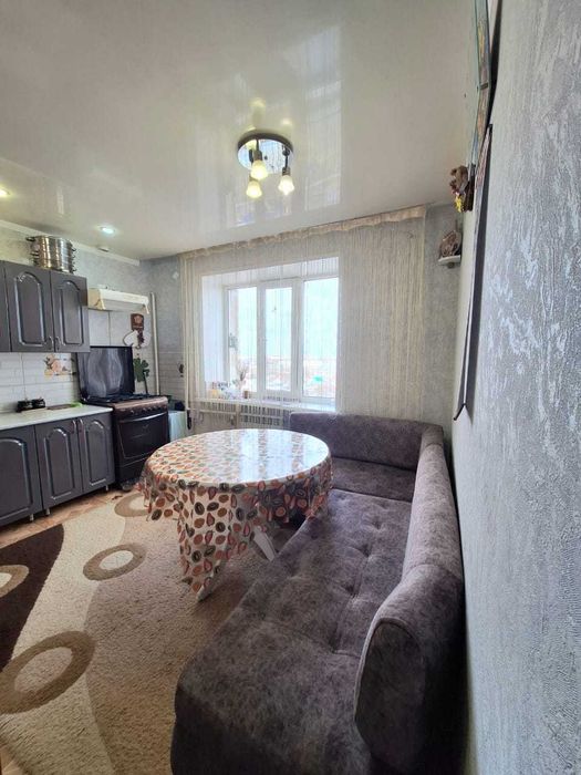 Продаётся 1 комн. ОКТ, район 8 школа.