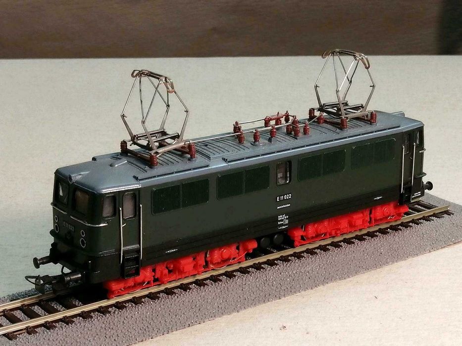 Locomotiva electrica E11  ,marca Piko scara ho