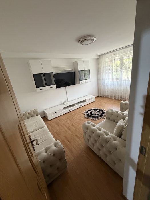 Inchiriez apartament 3 camere