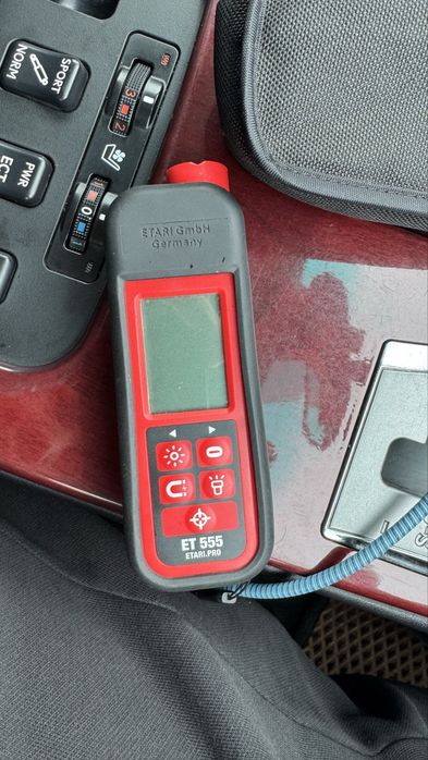 Толщиномер с чехлом