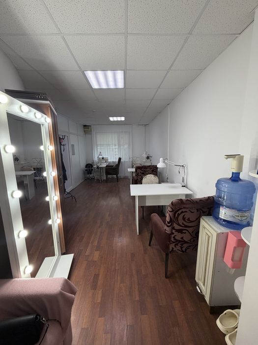 Сдам место маникюра