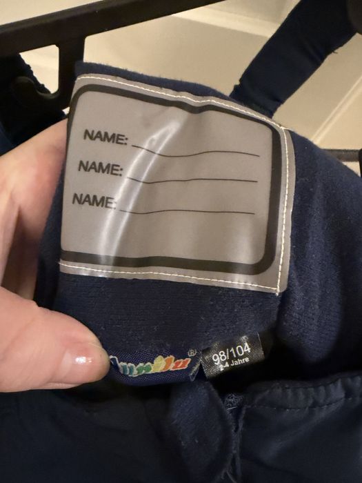 Яке 2-3 години и гащеризон 3-4 години