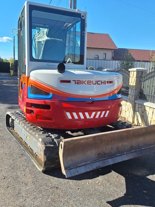 Miniexcavator takeuchi tb260