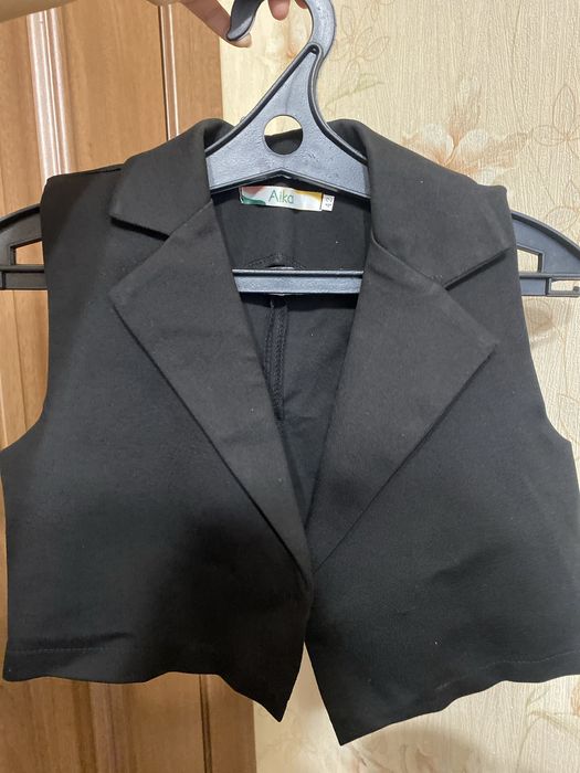 Жилетка укороченная