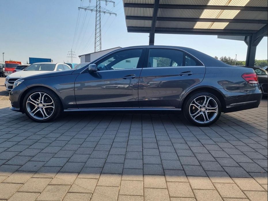 Mercedes-Benz E E 200 CGI Automat F1 piele Navi sc. electrice PDC LED TOP
