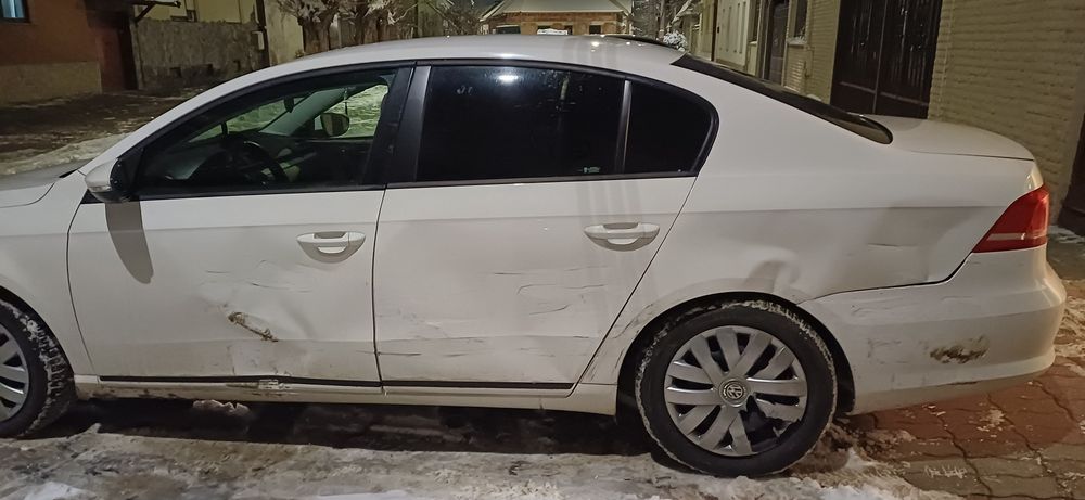 Vand Vw Passat B7 usor avariat