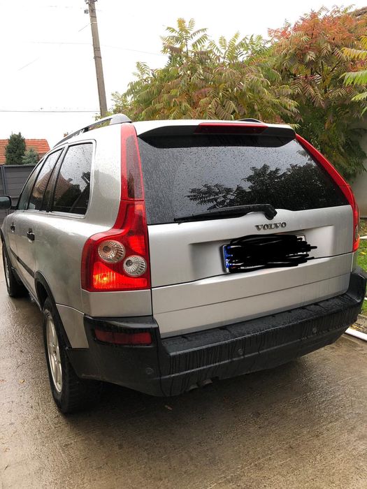 Volvo XC90 2004 .