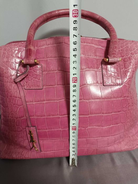 Модная кожаная розовая сумка б/у