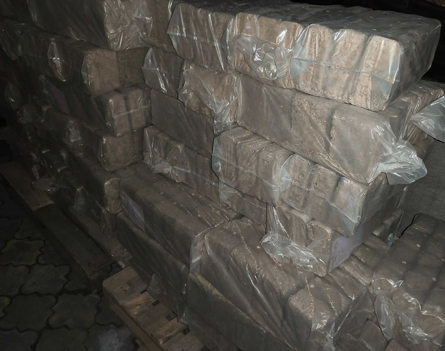 Brichete De Foc Tip RUF Din Rumeguș - Jar Rezistent Peste 24 De Ore