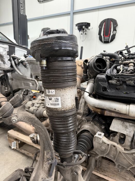 Perna fata Audi Q7 Q8 4m 100.000 km cu garantie 4M0616039 AC