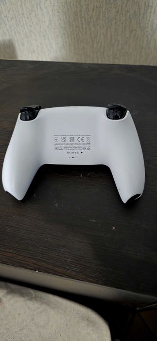 Плейстейшън 5  джойстици