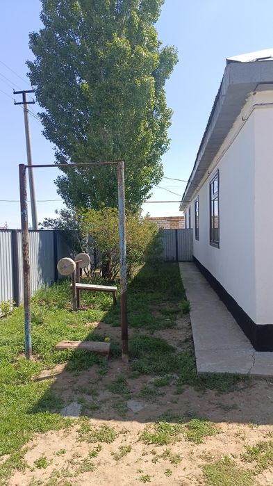 Үй сатылады, бағасы келісімді.