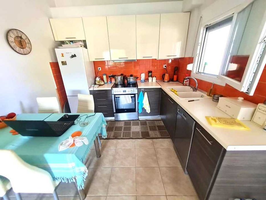 Продава къща с гледка към морето 240м2 двор 580м2 в Аспровалта, Гърция