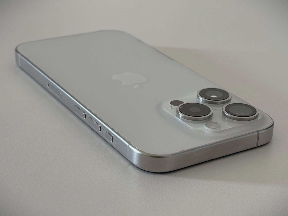 Бартер! iPhone 15 Pro White Titanium ( Бял ) 89% Батерия!