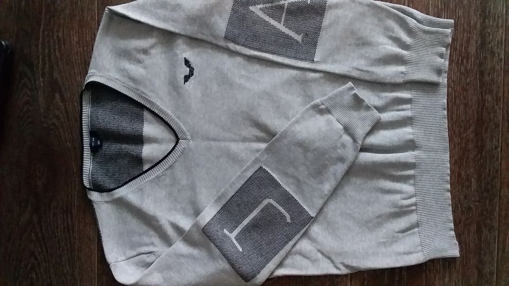 Кофта, безрукавки для школьника 9-10 лет