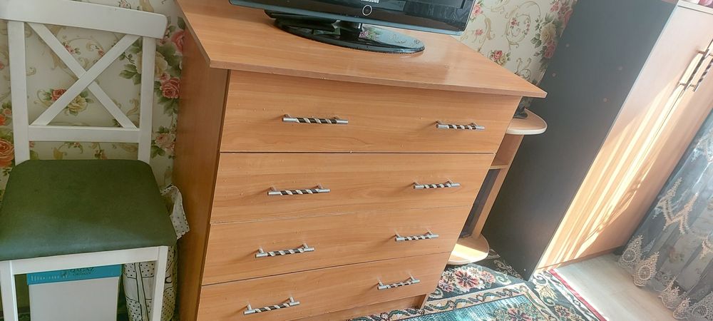 Продам шкаф бу в нормальном состоянии