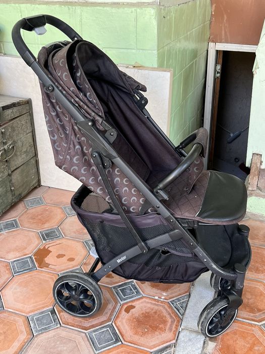 Коляска сотилади срочно!!!