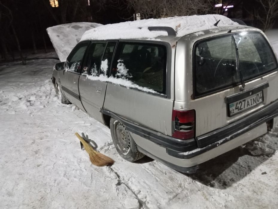 Продам машину Опель омега уневерсал