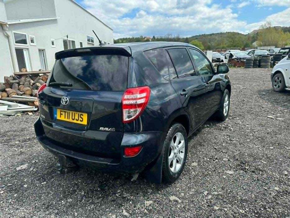 На Части Toyota RAV4, 2. 2 D-4D 150 к. с 4x4, дизел