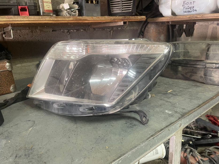 Фары NIisan Terano