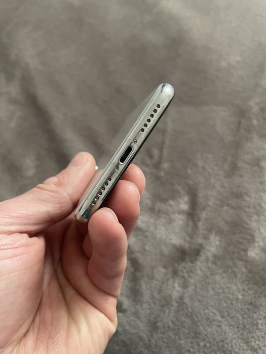 Iphone X - 256GB (бял)