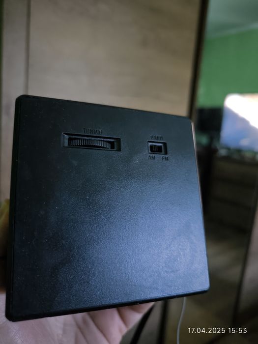 Ceas digital cu radio  Sony ICF C1 si ICF C703