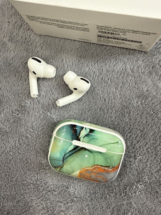 Air pods Pro в бронепленке