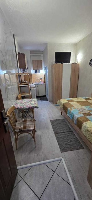 Едностаен Апартамент, Кючук Париж