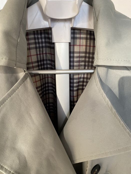 Продаю тренч плащ