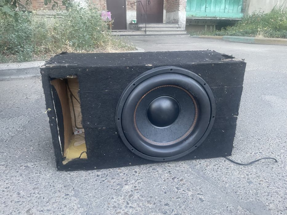 Продам сабвуфер 15 голова