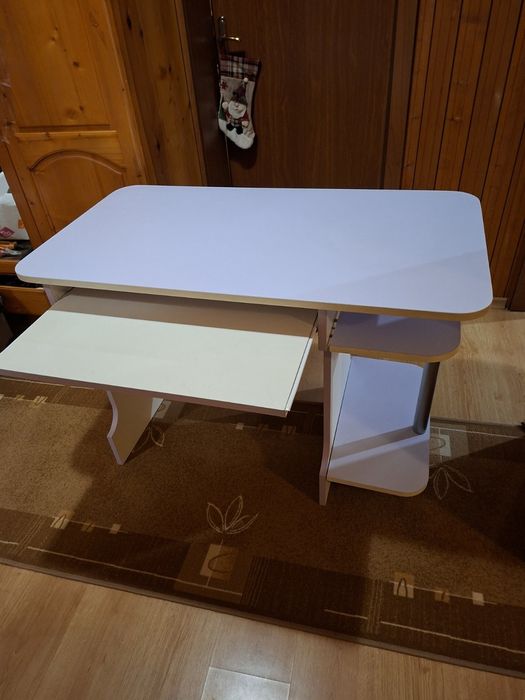 Бюро за детска стая