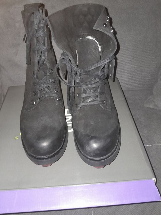 Продам зимние ботинки