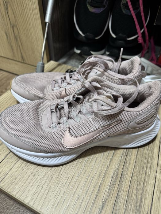 кроссовки по хорошей цене