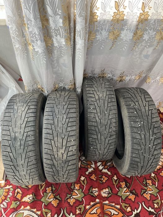 Продам комплект зимней резины