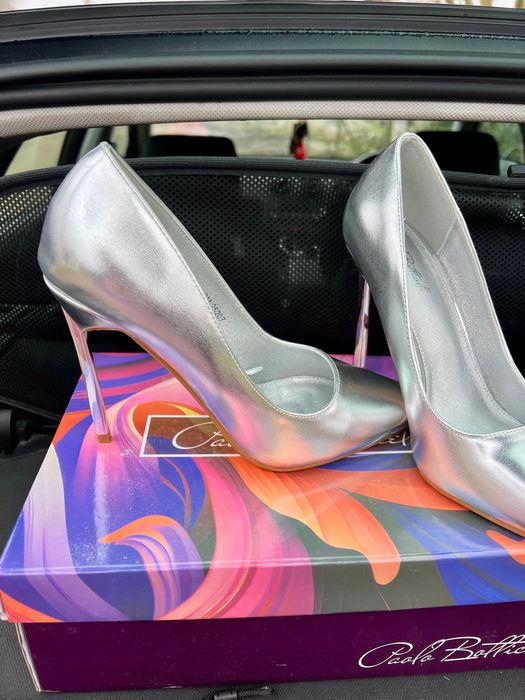 Токчета в цвят сребро