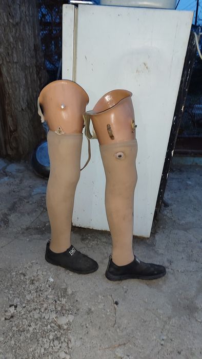 Продам два протезы