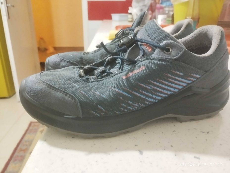 Детски туристически обувки lowa