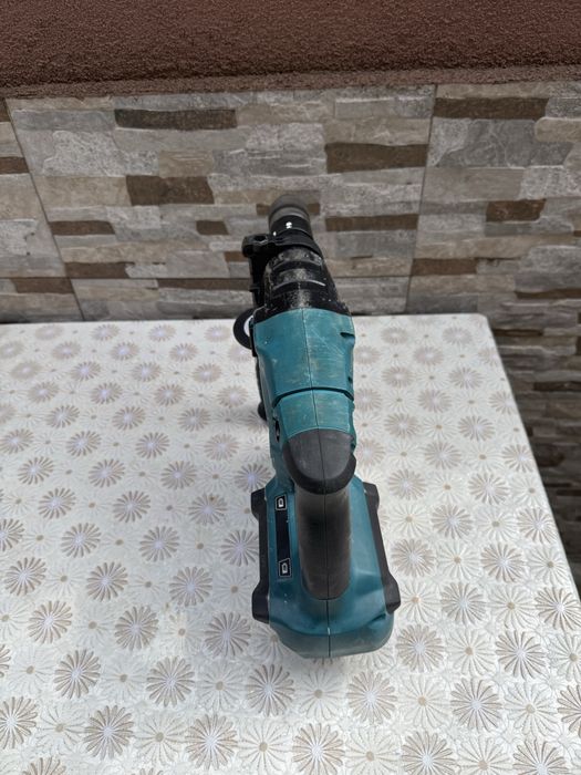 Акумулаторен перфоратор MAKITA DHR264